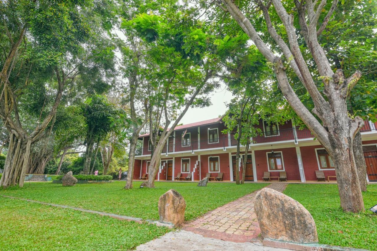 Mahanuge Hotel Polonnaruwa Ngoại thất bức ảnh