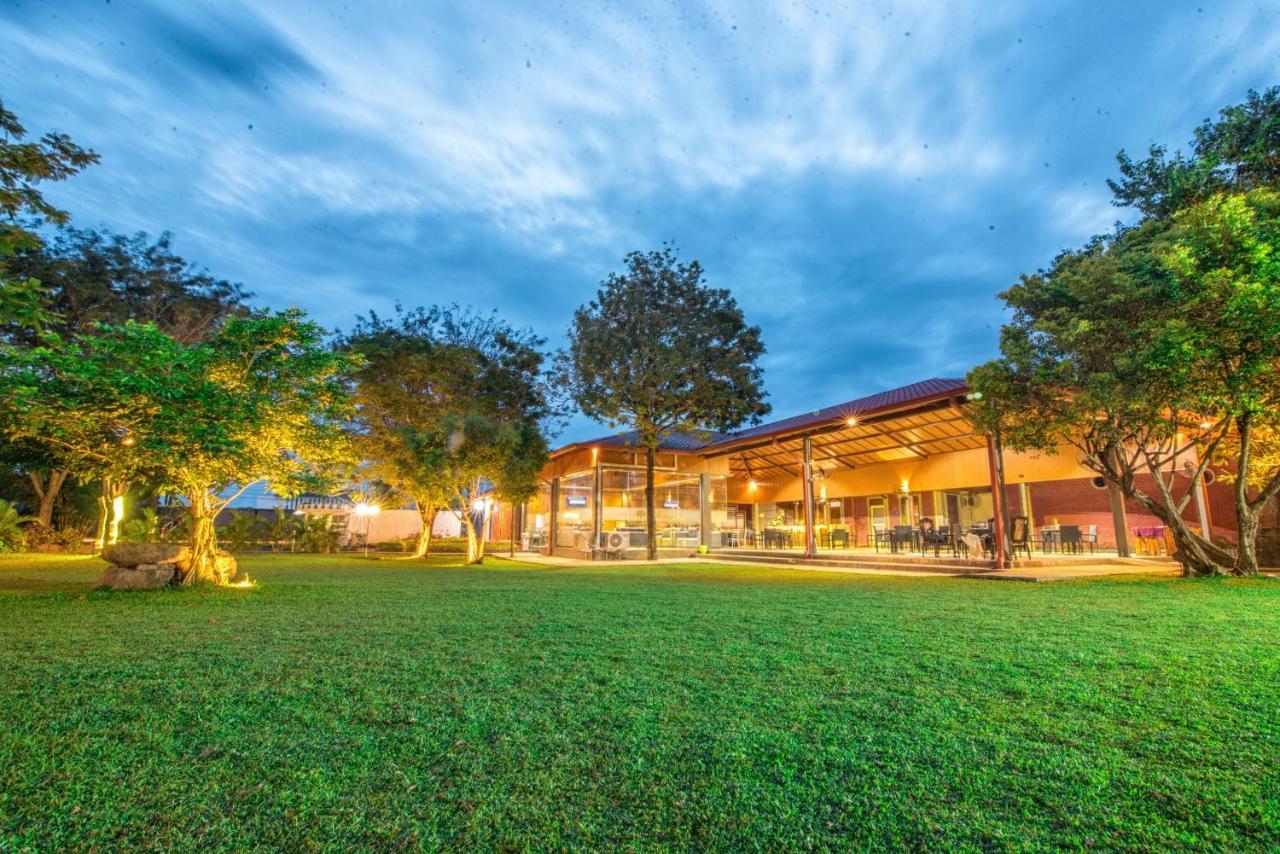 Mahanuge Hotel Polonnaruwa Ngoại thất bức ảnh