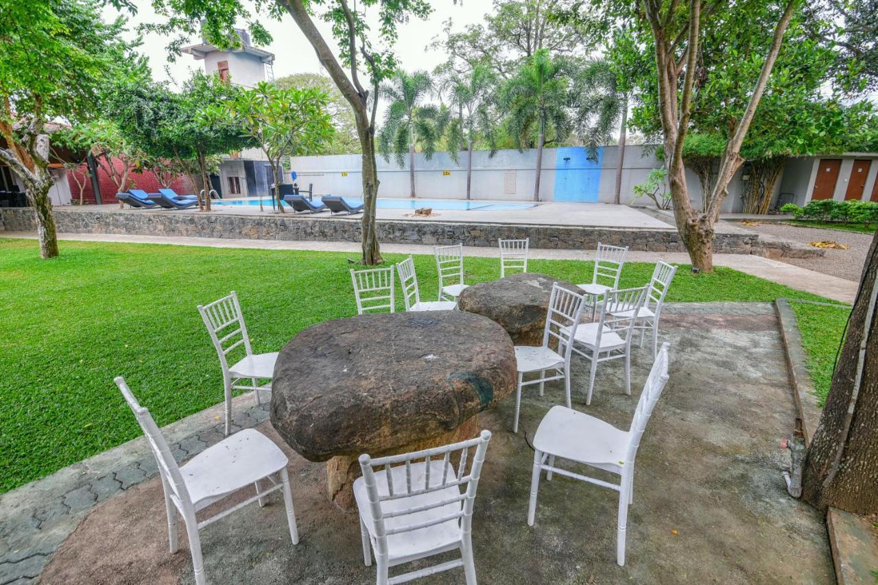 Mahanuge Hotel Polonnaruwa Ngoại thất bức ảnh